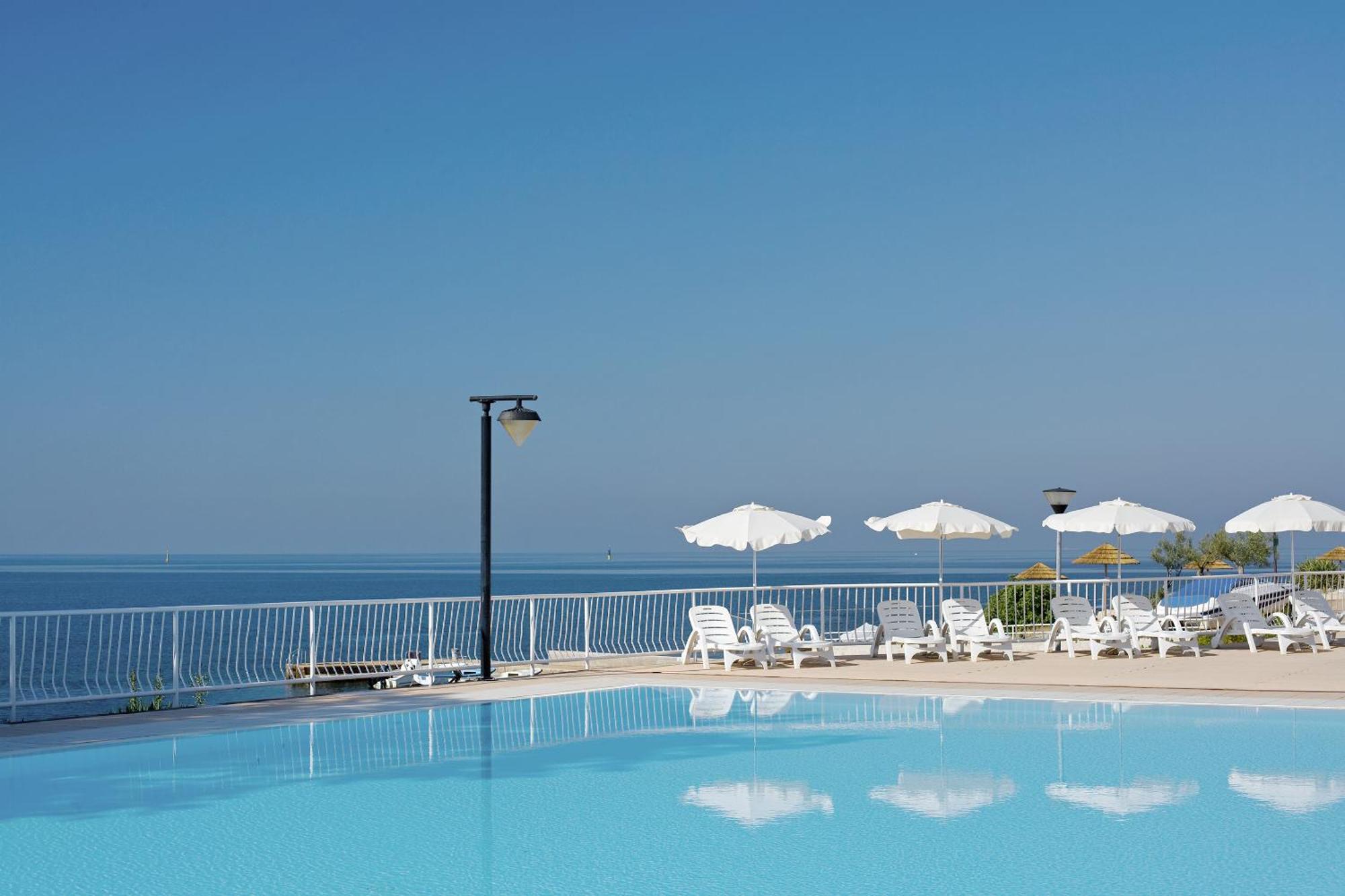 Fkk Adriatika In Fkk Solaris Naturist Resort ポレッチ エクステリア 写真